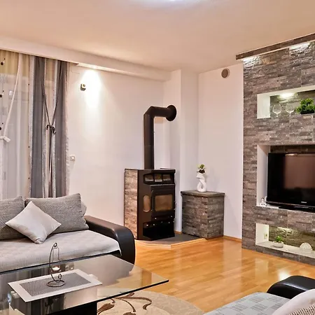 Suncica דירה פולה